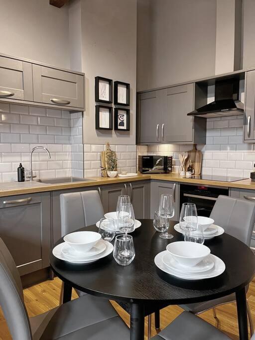 Cosy 2 Bedroom Apartment Todmorden Exteriör bild